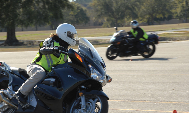 What is the requirement of motorcycle training schools? - serbians cars